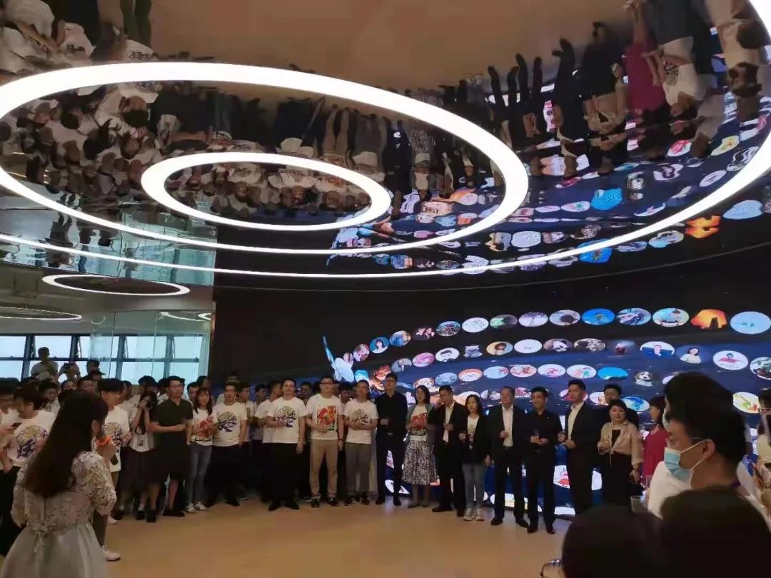 华世界|KS体育显示强势打造数字化商业时代